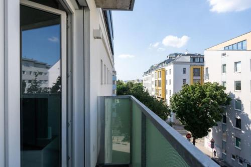 Cute 1BR Hideaway & City Quick by HM