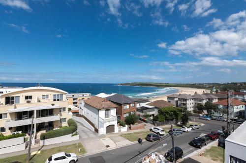 Stunning Maroubra Beachview Apt with Parking in Maroubra Stunning Maroubra Beachview Apt with Parking in Maroubra