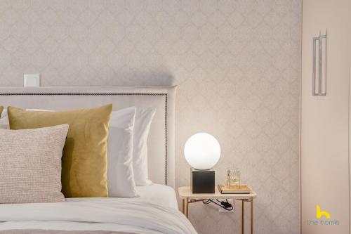 Contemporary 2-BDR APT near Kalimarmaro & Alsos Park!