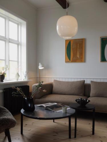 Hótel Karólína (Hotel Karolina) in Стикишоумур Hótel Karólína (Hotel Karolina) in Стикишоумур