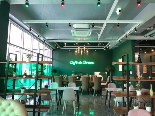 Restaurant, The Clover Hotel Angeles City near Fields Ave Restaurant, The Clover Hotel Angeles City near Fields Ave