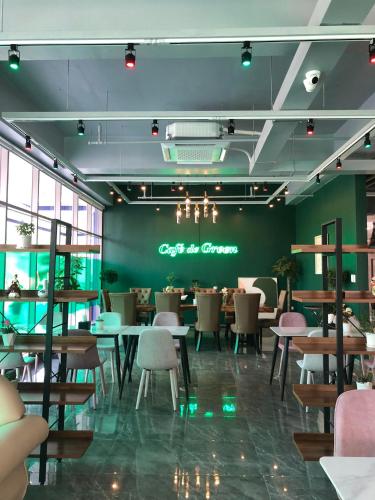 Restaurant, The Clover Hotel Angeles City near Fields Ave Restaurant, The Clover Hotel Angeles City near Fields Ave