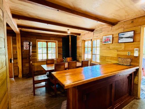 Létesítmények, Cabañas con tinajas calientes en Parque Guaiquivilo (Cabanas con tinajas calientes en Parque Guaiquivilo) in Vilches Létesítmények, Cabañas con tinajas calientes en Parque Guaiquivilo (Cabanas con tinajas calientes en Parque Guaiquivilo) in Vilches