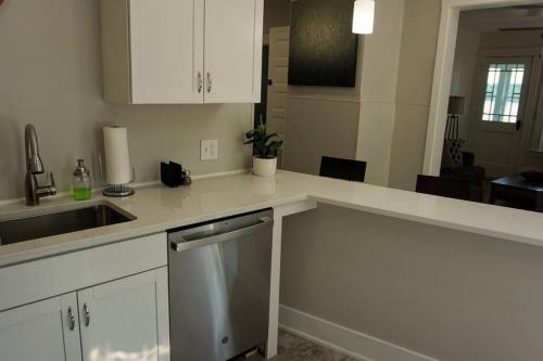 Majestic Lakeview Duplex Apt for 8! Fully furnished and ready for your getaway! in Тилтон Majestic Lakeview Duplex Apt for 8! Fully furnished and ready for your getaway! in Тилтон