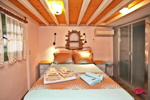 Tinos Habitart in ไทโนซ Tinos Habitart in ไทโนซ