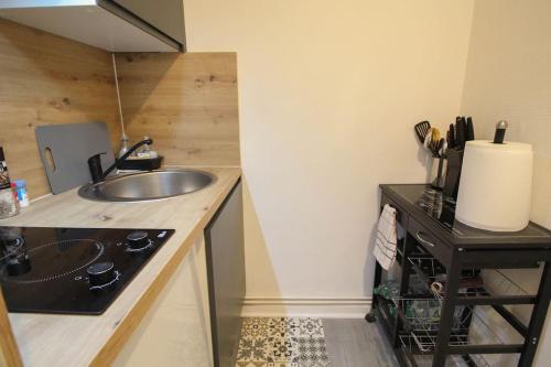 Le République Grand Studio Wi-Fi / Netflix (Le Republique Grand Studio Wi-Fi / Netflix) in Angoulême Le République Grand Studio Wi-Fi / Netflix (Le Republique Grand Studio Wi-Fi / Netflix) in Angoulême