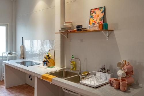 Kitchen, 清迈古城柚子别墅塔佩门里 in Chiang Mai Kitchen, 清迈古城柚子别墅塔佩门里 in Chiang Mai