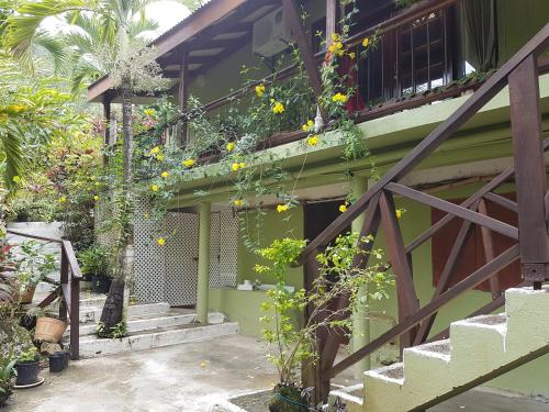 Hibiscus Valley Inn in Marigot Hibiscus Valley Inn in Marigot