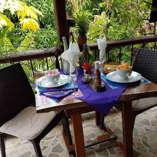 Hibiscus Valley Inn in Marigot Hibiscus Valley Inn in Marigot
