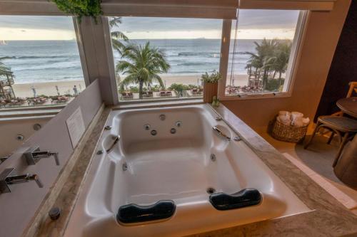 Hot tub, Amora Hotel Maresias in Sao Sebastiao (Sao Paulo) Hot tub, Amora Hotel Maresias in Sao Sebastiao (Sao Paulo)