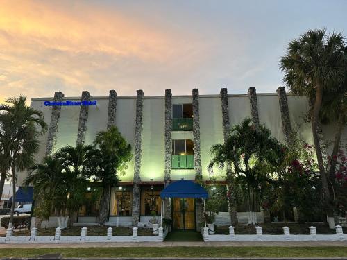 Exterior view, Hotel Chateaubleau in Coral Gables Exterior view, Hotel Chateaubleau in Coral Gables