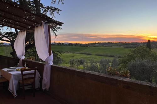 Балкон, Holiday House Borgo Badia in Кастільйоне дель Лаго Балкон, Holiday House Borgo Badia in Кастільйоне дель Лаго