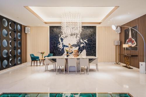 Facilities, FIVE LUXE in Dubai Facilities, FIVE LUXE in Dubai