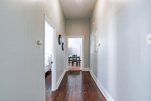 Mins from Downtown & Dining, Dauphin Darling 2 in Waterfront/beach Mins from Downtown & Dining, Dauphin Darling 2 in Waterfront/beach