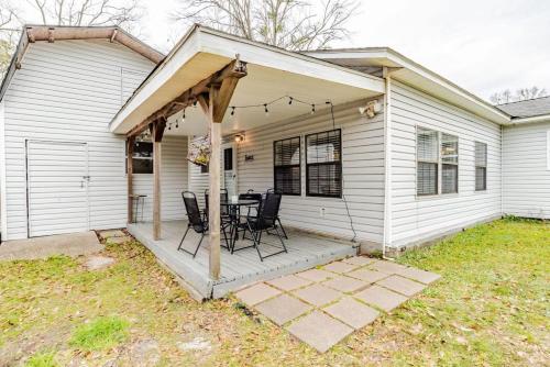 Sunny Side at Dog River-Dock, Lake, Fenced Yard in Waterfront/beach Sunny Side at Dog River-Dock, Lake, Fenced Yard in Waterfront/beach