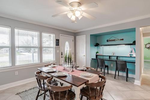 Sunny Side at Dog River-Dock, Lake, Fenced Yard in Zona costeira/praia Sunny Side at Dog River-Dock, Lake, Fenced Yard in Zona costeira/praia