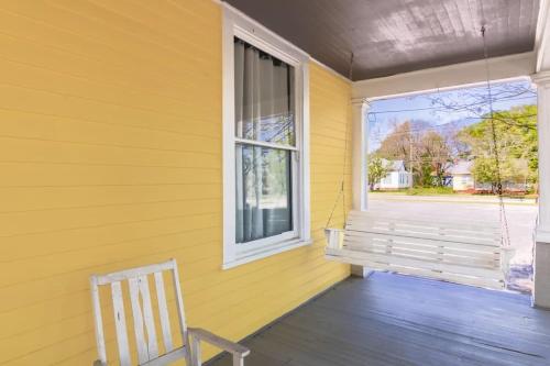 The Sunny Southern Manse Front Walk Downtown in وسط مدينة كولومبوس The Sunny Southern Manse Front Walk Downtown in وسط مدينة كولومبوس