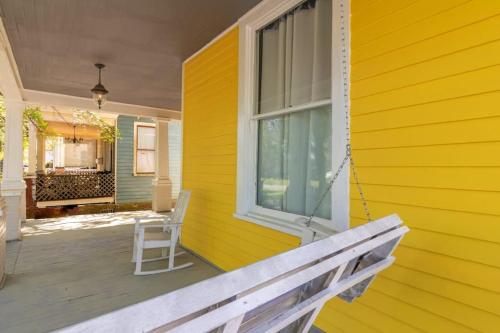 The Sunny Southern Manse Front Walk Downtown in وسط مدينة كولومبوس The Sunny Southern Manse Front Walk Downtown in وسط مدينة كولومبوس