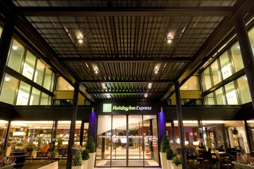 A szálláshely kívülről, Holiday Inn Express Zürich Airport By IHG in Zürich A szálláshely kívülről, Holiday Inn Express Zürich Airport By IHG in Zürich
