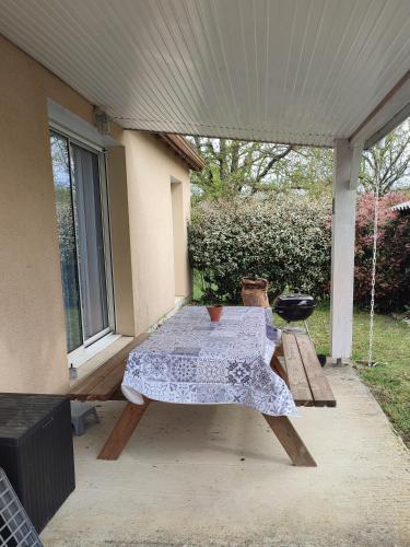 Balcony/terrace, Location 4-6 personnes in Grayan-et-l'Hôpital Balcony/terrace, Location 4-6 personnes in Grayan-et-l'Hôpital