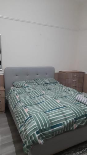 Spacious one bedroom flat w/ parking