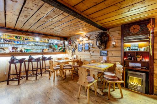 鄉村酒吧旅館 (Country Saloon) in 弗拉諾夫納德迪伊 鄉村酒吧旅館 (Country Saloon) in 弗拉諾夫納德迪伊