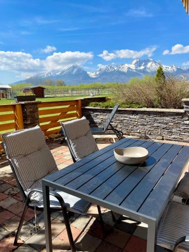 balkon/terras, Apartment JENNY- stunning view of High Tatras in Veľká Lomnica balkon/terras, Apartment JENNY- stunning view of High Tatras in Veľká Lomnica