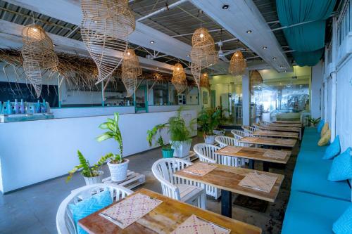 Restaurant, Angels are always welcome by DSK - Beach Hotel in Trincomalee Restaurant, Angels are always welcome by DSK - Beach Hotel in Trincomalee