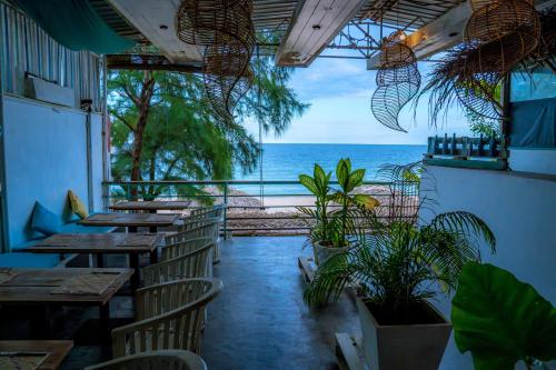 Restaurant, Angels are always welcome by DSK - Beach Hotel in Trincomalee Restaurant, Angels are always welcome by DSK - Beach Hotel in Trincomalee