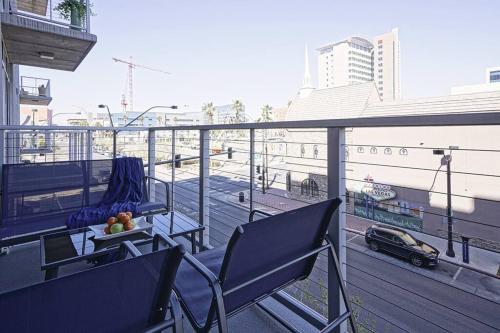 Loft Lv8 ※ Elegant Urban Oasis in Downtown Vegas