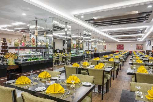 Restaurant, Al Ghufran Safwah Hotel Makkah in Mekka Restaurant, Al Ghufran Safwah Hotel Makkah in Mekka