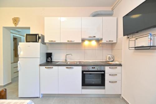 Ferienwohnung für 4 Personen ca 35 qm in Fažana, Istrien Istrische Riviera (Ferienwohnung fur 4 Personen ca 35 qm in Fazana, Istrien Istrische Riviera) in Fažana Ferienwohnung für 4 Personen ca 35 qm in Fažana, Istrien Istrische Riviera (Ferienwohnung fur 4 Personen ca 35 qm in Fazana, Istrien Istrische Riviera) in Fažana