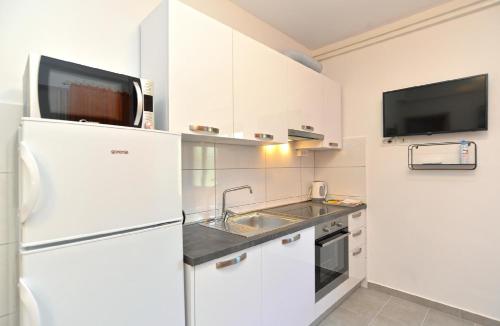Ferienwohnung für 4 Personen ca 35 qm in Fažana, Istrien Istrische Riviera (Ferienwohnung fur 4 Personen ca 35 qm in Fazana, Istrien Istrische Riviera) in Fažana Ferienwohnung für 4 Personen ca 35 qm in Fažana, Istrien Istrische Riviera (Ferienwohnung fur 4 Personen ca 35 qm in Fazana, Istrien Istrische Riviera) in Fažana
