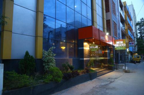 Buitenkant, Hotel MN Grand shamshabad airport hyderabad near Rajiv Gandhi International Airport Buitenkant, Hotel MN Grand shamshabad airport hyderabad near Rajiv Gandhi International Airport