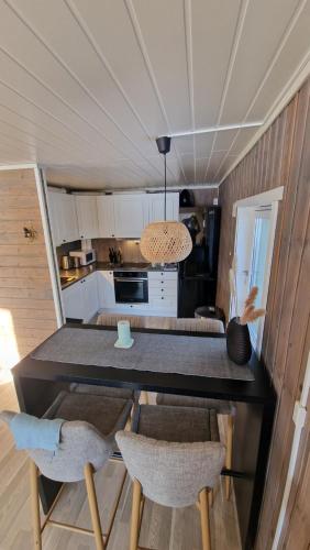 Konyha, Cosy cabin in North-Norway, Nearby Senja. in Sorreisa Konyha, Cosy cabin in North-Norway, Nearby Senja. in Sorreisa