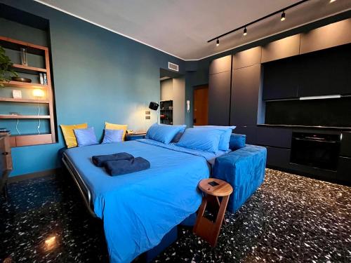 Elegant Blue Apartment Portello - near MiCo and Fiera Milano