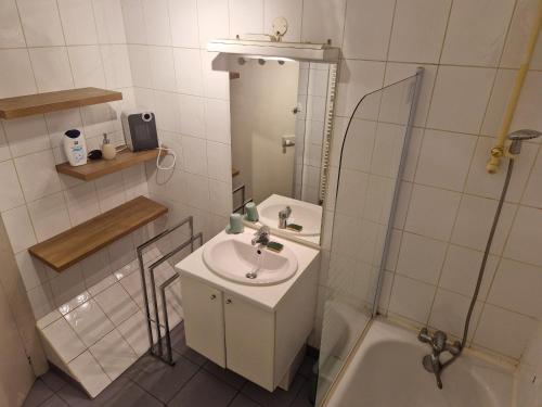 Gîte Lunéville, 4 pièces, 5 personnes - FR-1-584-106 (Maison calme avec 3 chambres, proche centre-ville Luneville & gare, acces facile a Nancy - FR-1-584-) in Luneville Gîte Lunéville, 4 pièces, 5 personnes - FR-1-584-106 (Maison calme avec 3 chambres, proche centre-ville Luneville & gare, acces facile a Nancy - FR-1-584-) in Luneville