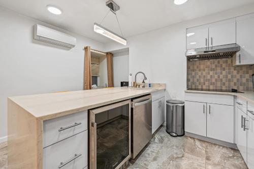 Upper East Side Luxury 3BR 2B 1700 square feet in Upper East Side Upper East Side Luxury 3BR 2B 1700 square feet in Upper East Side