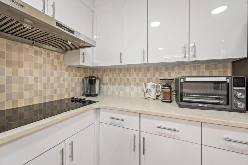 Upper East Side Luxury 3BR 2B 1700 square feet in Upper East Side Upper East Side Luxury 3BR 2B 1700 square feet in Upper East Side