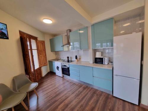 Los Cuatro Caños (Los Cuatro Canos) in Madrigal De La Vera Los Cuatro Caños (Los Cuatro Canos) in Madrigal De La Vera