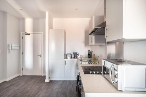 Modern & Spacious 2 Bed Apartment in Waterloo Liverpool in Crosby Modern & Spacious 2 Bed Apartment in Waterloo Liverpool in Crosby