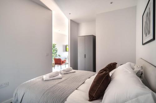 Modern & Spacious 2 Bed Apartment in Waterloo Liverpool in Crosby Modern & Spacious 2 Bed Apartment in Waterloo Liverpool in Crosby