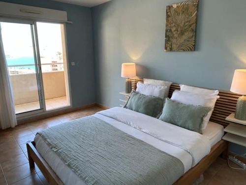 Sunnydaze Monaco beach apartment