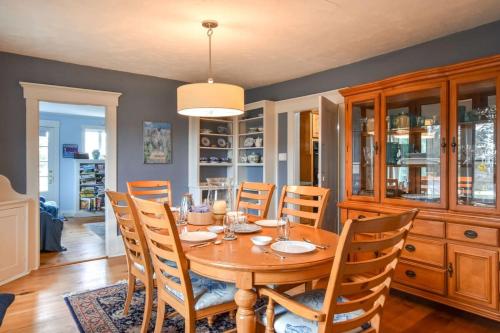 Waterfront Fun Dogs Welcome in 西丹尼斯 (MA) Waterfront Fun Dogs Welcome in 西丹尼斯 (MA)