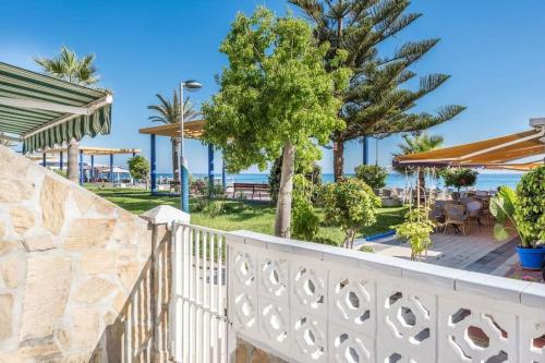 Beautiful bungalow on the Torrox-Costa boulevard!