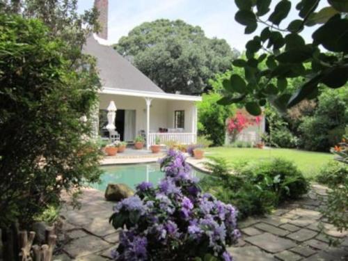 Cape Town family home with lovely garden.