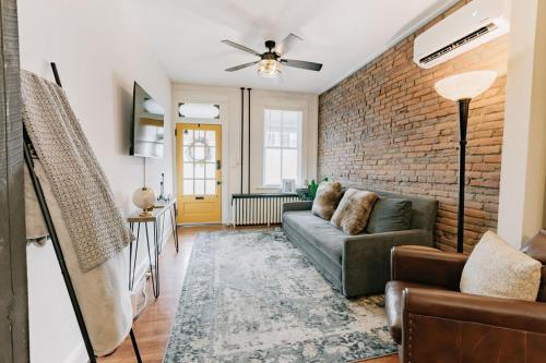 Comfy renovated townhome - heart of Downtown Lancaster in 蘭卡斯特市中心 Comfy renovated townhome - heart of Downtown Lancaster in 蘭卡斯特市中心