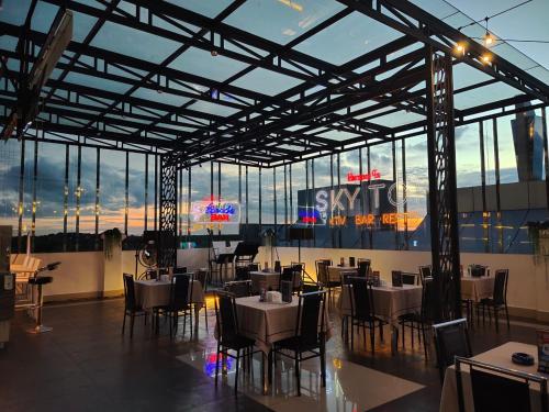 Étterem, Hotel Harmony In near Supadio repülőtér Étterem, Hotel Harmony In near Supadio repülőtér