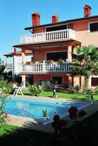 Kilátás, Charming villa in Umag with private pool in Finida Kilátás, Charming villa in Umag with private pool in Finida