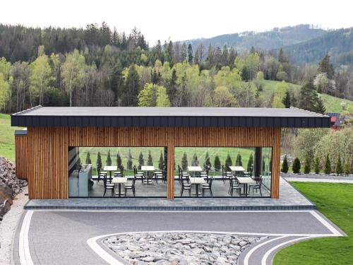 餐廳, Świerkowa Osada (Swierkowa Osada) in 伊斯特布娜 餐廳, Świerkowa Osada (Swierkowa Osada) in 伊斯特布娜